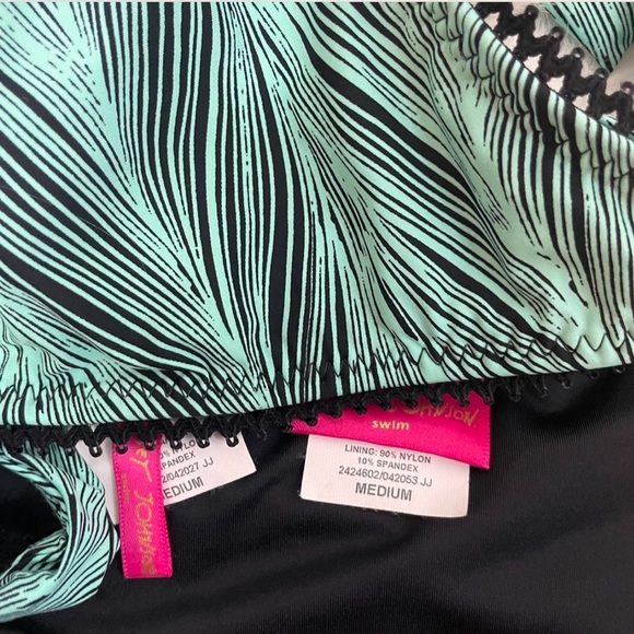 Betsey Johnson Bikini 2 Piece
Halter
Skirt Over Bikini Rhinestones Bows - Picture 7 of 8